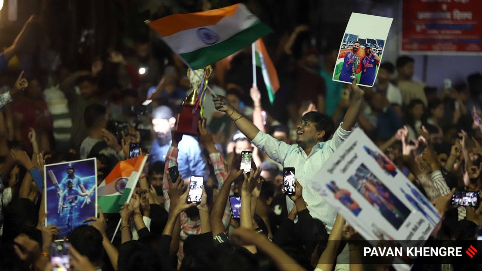 The Indian ExpressAs Rohit Sharma and his boys lift trophy, Puneites go to town, celebrate with gusto​Manoj Dattatrye More